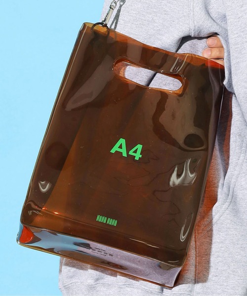 NaNa-NaNa（ナナナナ）の「nana-nana/ナナナナ A5 コンパクト PVCショルダークリアバッグ スネークチェーン（ショルダーバッグ・メンズ・ブラウン/クリア・ONE SIZE）」の11枚目の写真