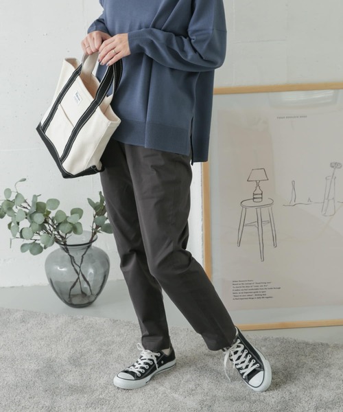 URBAN RESEARCH DOORS(アーバンリサーチドアーズ)の「コットンストレッチイージーパンツ(その他パンツ・レディース・チャコールグレー/ライトグレー/レッド・38/36)」の9枚目の写真