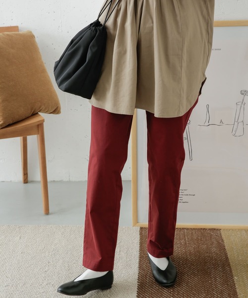 URBAN RESEARCH DOORS(アーバンリサーチドアーズ)の「コットンストレッチイージーパンツ(その他パンツ・レディース・チャコールグレー/ライトグレー/レッド・38/36)」の22枚目の写真