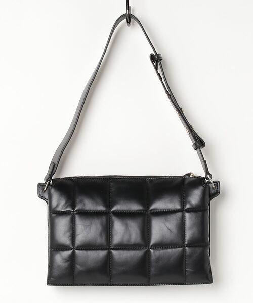 ALLSAINTS（オールセインツ）の「SHERINGHAM LEATHER QUILTED SHOULDER BAG | SHERINGHAM レザー キルト ショルダー バッグ（ショルダーバッグ・レディース・ブラック・ONE SIZE）」の10枚目の写真