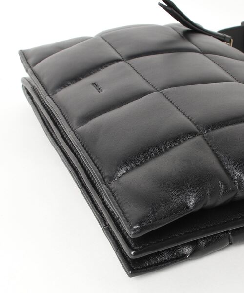 ALLSAINTS（オールセインツ）の「SHERINGHAM LEATHER QUILTED SHOULDER BAG | SHERINGHAM レザー キルト ショルダー バッグ（ショルダーバッグ・レディース・ブラック・ONE SIZE）」の11枚目の写真