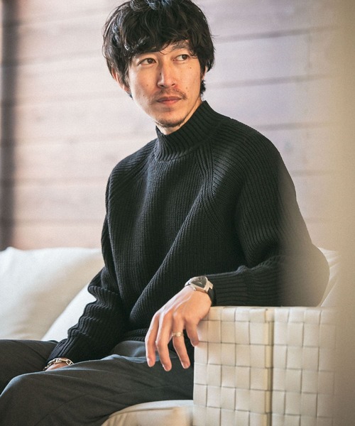 ITEMS URBANRESEARCH（アイテムズ アーバンリサーチ）の「マシンウォッシャブル ハイネック畦ニット（ニット/セーター・メンズ・ブラック/オフホワイト/グリーン/グレー・LARGE/MEDIUM）」の2枚目の写真