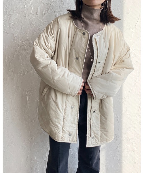 She's Closet（シーズクローゼット）の「ボアキルティングリバーシブル中綿ミドル丈ノーカラーコート（ノーカラーコート・レディース・ブラック/アイボリー/カーキ/グレイッシュベージュ・FREE）」の11枚目の写真