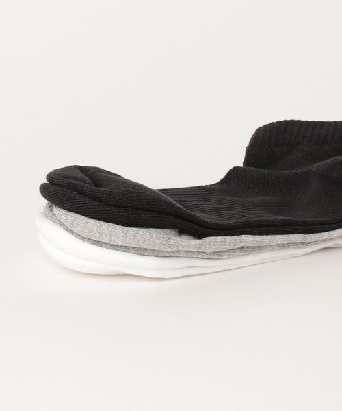Reebok(リーボック)の「アクティブ ファウンデーション アンクル ソックス 3足組 / Active Foundation Ankle Socks 3 Pairs(ソックス/靴下・メンズ・ホワイト×ホワイト/ブラック/ブラック×ブラック・LARGE/MEDIUM/SMALL/X-LARGE)」の4枚目の写真