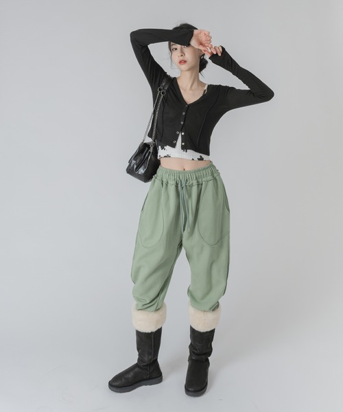 FOLLOWIN(フォロウィン)の「メタルチェーンショルダーバッグ(ショルダーバッグ・レディース・ブラック/アイボリー・ONE SIZE)」の6枚目の写真