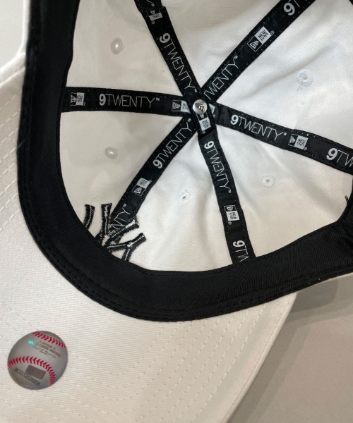 NEW ERA（ニューエラ）の「NEW ERA 9TWENTY（Washed）/ニューエラ ウォッシュドコットン キャップ  ヤンキース（キャップ・メンズ・ホワイト・FREE）」の8枚目の写真
