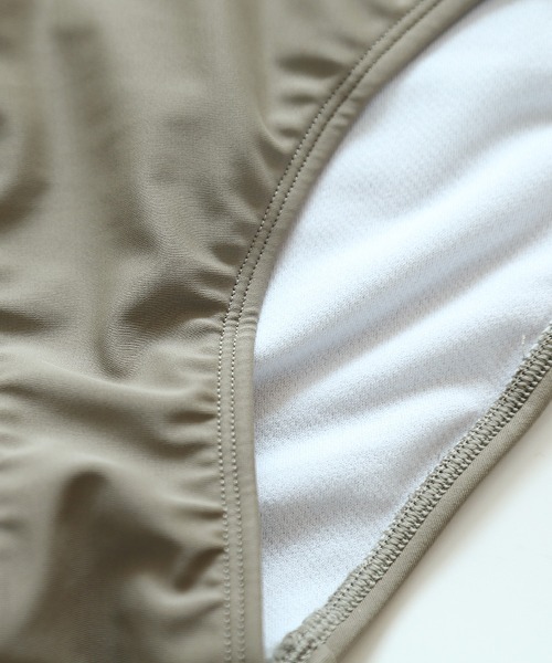 Dalfwin（ダールフィン）の「2022 S/S 春夏 水着レディース ハイウエスト切り替えフリルワンピース（水着・レディース・グリーン/ブラック/グレイッシュベージュ・SMALL/MEDIUM/LARGE）」の19枚目の写真