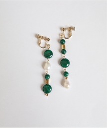 tone（トーン）の「Ceskariko/マラカイトと淡水パールのアシンメトリーイヤリング（イヤリング）」
