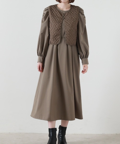 Cheek（チーク）の「キルティングベストＳＥＴワンピース（ワンピース・レディース・ブラウン/オレンジ/アイボリー・MEDIUM）」の2枚目の写真