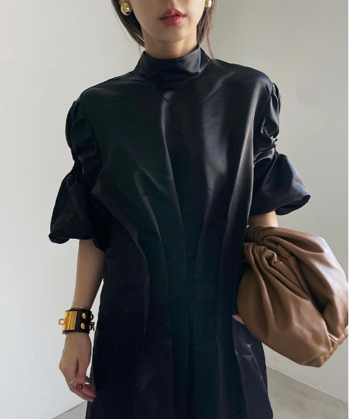 AMERI アメリ GATHER SLEEVE WAIST TUCK DRESS Ameri（アメリ）の「GATHER SLEEVE WAIST TUCK DRESS
