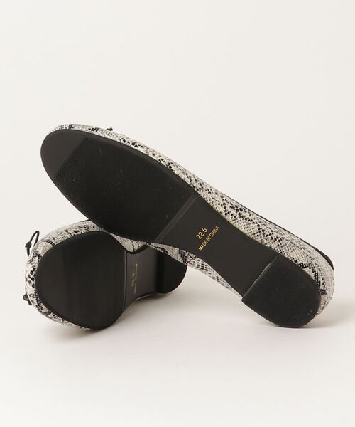 mio notis（ミオノティス）の「「M by mio notis / エムバイミオノティス」ボロネーゼ製法バレエシューズ　/　416B（バレエシューズ・レディース・ベージュ/ピンク/シルバー/オレンジ/ブラック×ホワイト/ブラック系その他/ブラウン系その他/ベージュ系その他/キャメル/レオパード/パイソン・24.0cm/23.5cm/22.5cm/23.0cm/22.0cm）」の13枚目の写真