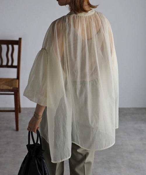 Bonjour Sagan（ボンジュールサガン）の「バックギャザーシアーシャツ（Tシャツ/カットソー・レディース・ライトグレー/ブラック/ライトベージュ・FREE）」の11枚目の写真