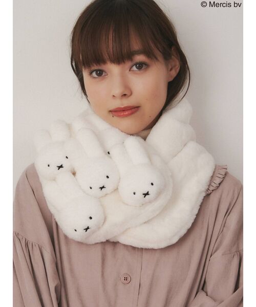 merry jenny（メリージェニー）の「もこもこmiffyティペット（マフラー・レディース・アイボリー/ブラック・FREE）」の4枚目の写真