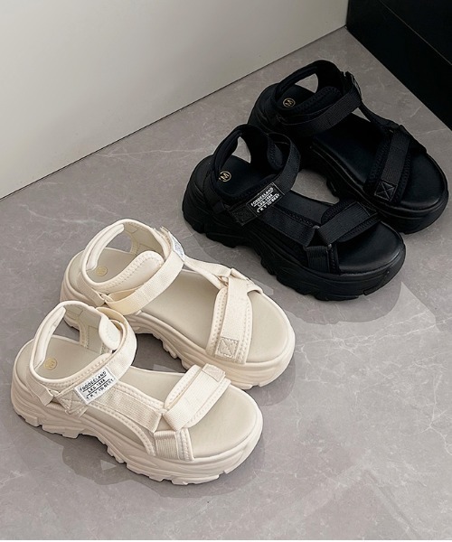 Shoes in Closet(シューズインクローゼット)の「厚底 ボリュームソール ベルクロ ラベル スポーツサンダル 1829(サンダル・レディース・ブラック/アイボリー・S/M/L/LL)」の10枚目の写真