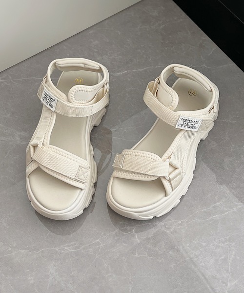 Shoes in Closet(シューズインクローゼット)の「厚底 ボリュームソール ベルクロ ラベル スポーツサンダル 1829(サンダル・レディース・ブラック/アイボリー・S/M/L/LL)」の15枚目の写真