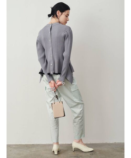 ELENDEEK（エレンディーク）の「2WAYモードペプラムニット（ニット/セーター・レディース・ライトブルー/ブラック/グレー/オフホワイト・FREE）」の17枚目の写真