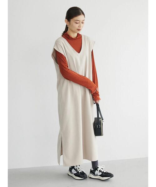 Petit fleur(プチフルール)の「・Petit Fleur Vネックワンピース(ジャンパースカート・レディース・ライトカーキ/グレイッシュベージュ/ブラウン/ブラック・FREE)」の17枚目の写真