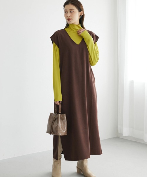 Petit fleur(プチフルール)の「・Petit Fleur Vネックワンピース(ジャンパースカート・レディース・ライトカーキ/グレイッシュベージュ/ブラウン/ブラック・FREE)」の1枚目の写真