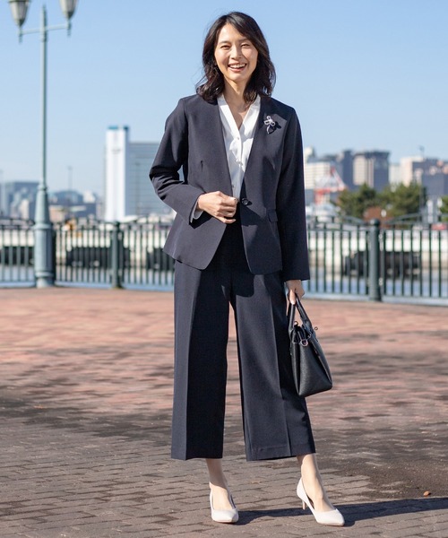 Honeys（ハニーズ）の「パール釦Vネックブラウス（シャツ/ブラウス