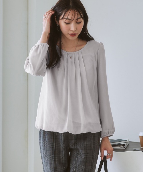 7days Life Styling(セブンデイズライフスタイリング)の「【あったか裏地付】シフォン前タックブラウス(シャツ/ブラウス・レディース・サックスブルー系/オフホワイト/ネイビー/グレー/モカ/パープル系/ライトベージュ/ブラック・S/L/LL/M)」の4枚目の写真