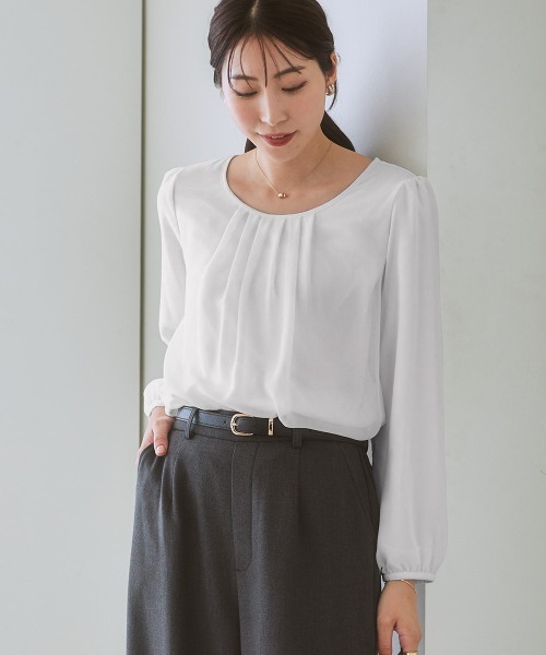7days Life Styling(セブンデイズライフスタイリング)の「【あったか裏地付】シフォン前タックブラウス(シャツ/ブラウス・レディース・サックスブルー系/オフホワイト/ネイビー/グレー/モカ/パープル系/ライトベージュ/ブラック・S/L/LL/M)」の2枚目の写真