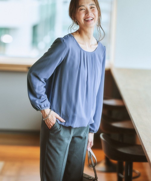 7days Life Styling(セブンデイズライフスタイリング)の「【あったか裏地付】シフォン前タックブラウス(シャツ/ブラウス・レディース・サックスブルー系/オフホワイト/ネイビー/グレー/モカ/パープル系/ライトベージュ/ブラック・S/L/LL/M)」の9枚目の写真