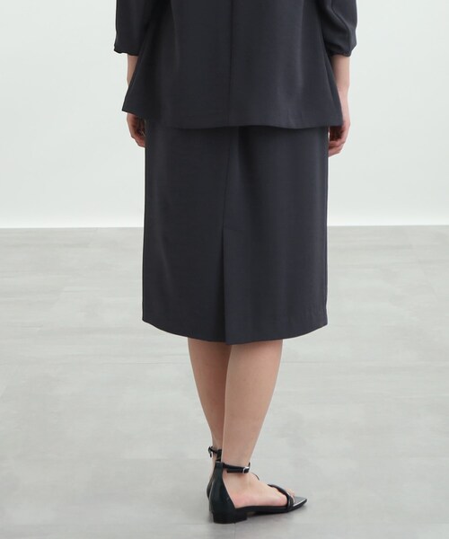 INDIVI（インディヴィ）の「◆【こなれSETUP/洗える】ストレートスカート（スカート・レディース・ライトグリーン系/サックスブルー系5/ブラック/グレー系その他6・42/40/13/03/36/05/15 /12/38/34/17/19）」の18枚目の写真