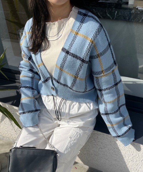 nemne store(ネンネストア)の「深Vネックチェック柄カーディガン(カーディガン/ボレロ・レディース・グリーン/ピンク/ブルー/アイボリー・フリー)」の6枚目の写真