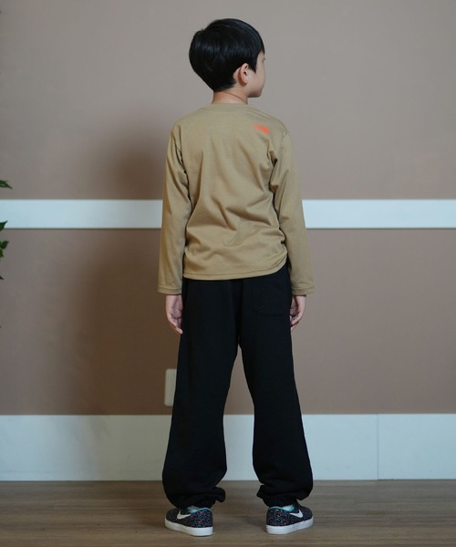 THE NORTH FACE(ザノースフェイス)の「THE NORTH FACE/ザ・ノース・フェイス キッズ ロンT ブランドロゴ NTJ32357(Tシャツ/カットソー・キッズ・ブラック/ホワイト/ホワイト×ブラック/ブラウン/ホワイト×ネイビー/ホワイト×ブルー/ベージュ/ダークグレー/ダークベージュ/パープル・130cm/150cm/140cm/100cm/120cm/110cm/160cm)」の18枚目の写真