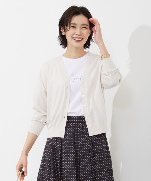 J.PRESS Ladies(J.プレス レディス)の「【洗える】 Co/Peライト Vネック ショート カーディガン(カーディガン/ボレロ・レディース・ネイビー系/スモーキーグリーン系/アイボリー系/ライトグレー系・SMALL)」の1枚目の写真