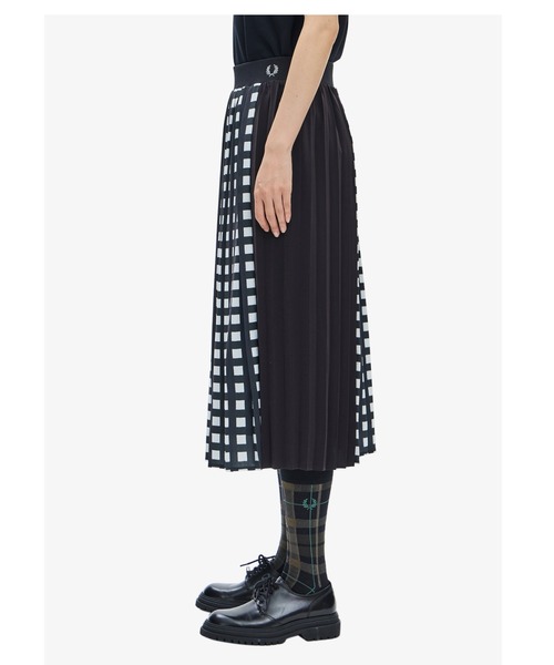 FRED PERRY（フレッドペリー）の「Panelled Skirt（スカート）」 - WEAR