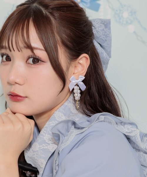 ROJITA(ロジータ)の「リボン付サークルパールイヤリング(イヤリング・レディース・ピンク/ブラック/ホワイト・FREE)」の8枚目の写真