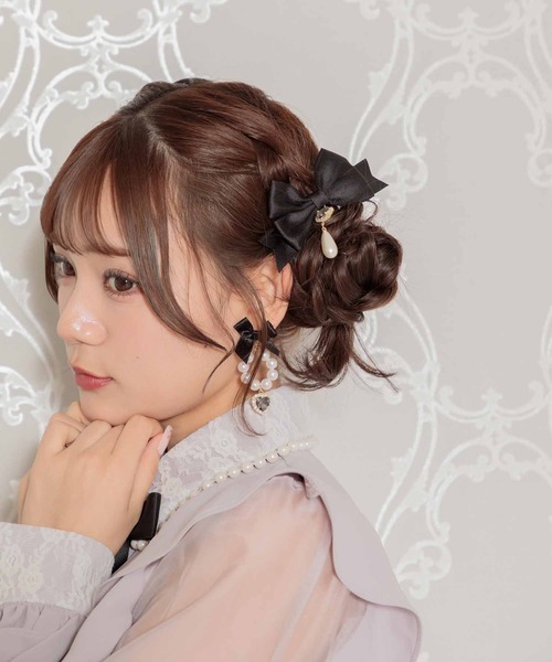 ROJITA(ロジータ)の「リボン付サークルパールイヤリング(イヤリング・レディース・ピンク/ブラック/ホワイト・FREE)」の14枚目の写真