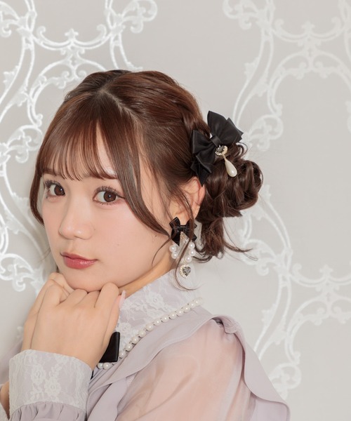 ROJITA(ロジータ)の「リボン付サークルパールイヤリング(イヤリング・レディース・ピンク/ブラック/ホワイト・FREE)」の16枚目の写真