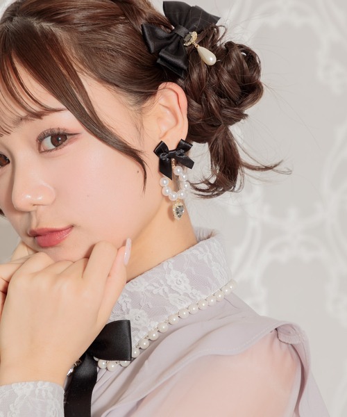 ROJITA(ロジータ)の「リボン付サークルパールイヤリング(イヤリング・レディース・ピンク/ブラック/ホワイト・FREE)」の7枚目の写真