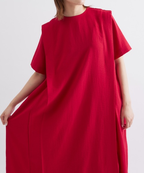 EDIT Gris（エディットグリ）の「【ボディラインを拾わないゆったりシルエット】半袖リネンタッチワンピース（ワンピース・レディース・レッド/ブルー/ブラック/ライトベージュ・FREE）」の13枚目の写真
