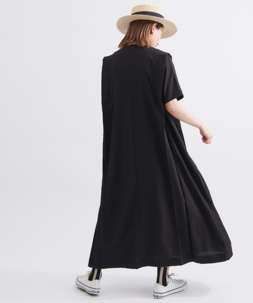 EDIT Gris（エディットグリ）の「【ボディラインを拾わないゆったりシルエット】半袖リネンタッチワンピース（ワンピース・レディース・レッド/ブルー/ブラック/ライトベージュ・FREE）」の15枚目の写真
