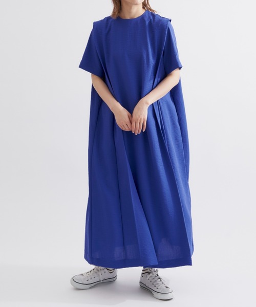 EDIT Gris（エディットグリ）の「【ボディラインを拾わないゆったりシルエット】半袖リネンタッチワンピース（ワンピース・レディース・レッド/ブルー/ブラック/ライトベージュ・FREE）」の20枚目の写真