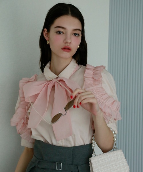 Seemi. byNICECLAUP（ シーミーバイナイスクラップ）の「【Seemi】フリルボウタイブラウス（シャツ/ブラウス・レディース・オフホワイト/グレー/ピンク・FREE）」の3枚目の写真