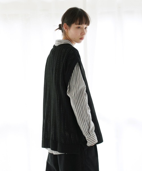 Air Tokyo（エアートウキョー）の「オーバーサイズ 透かし編み クルーネック ニットベスト <セレクトアイテム>（ベスト・メンズ・ブラック/ベージュ・LARGE/X-LARGE）」の17枚目の写真