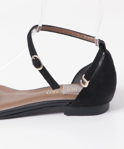 RODE SKO（ロデスコ）の「『MADE IN JAPAN』 ナローストラップフラットサンダル（サンダル・レディース・ブラック/ゴールド・36/37/38）」の14枚目の写真