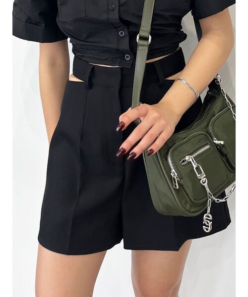EMODA(エモダ)の「サイドカットショートパンツ(その他パンツ・レディース・アイボリー/ブラック・SMALL/MEDIUM)」の10枚目の写真
