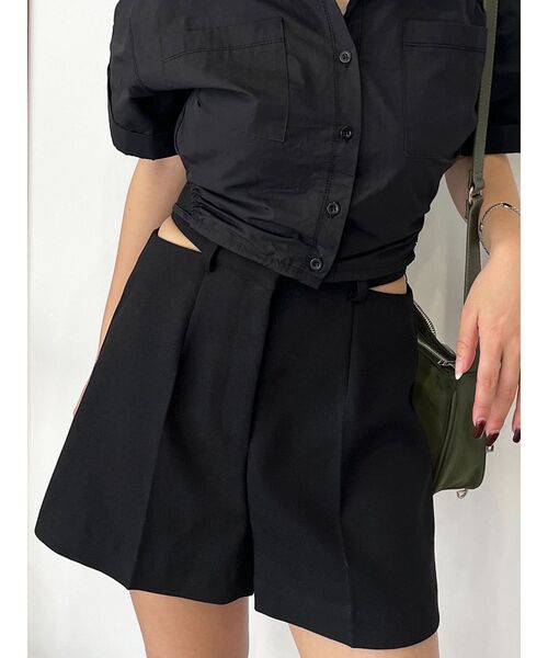 EMODA(エモダ)の「サイドカットショートパンツ(その他パンツ・レディース・アイボリー/ブラック・SMALL/MEDIUM)」の6枚目の写真