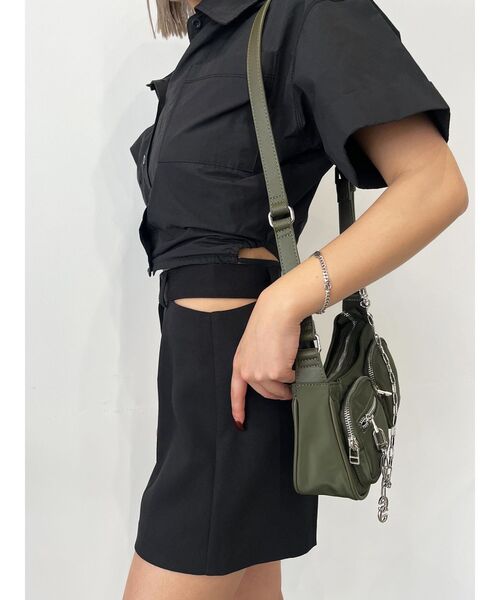 EMODA(エモダ)の「サイドカットショートパンツ(その他パンツ・レディース・アイボリー/ブラック・SMALL/MEDIUM)」の9枚目の写真