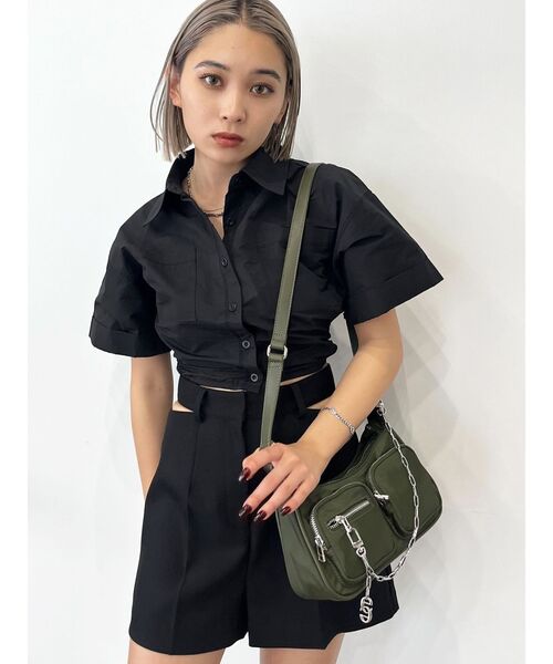 EMODA(エモダ)の「サイドカットショートパンツ(その他パンツ・レディース・アイボリー/ブラック・SMALL/MEDIUM)」の4枚目の写真