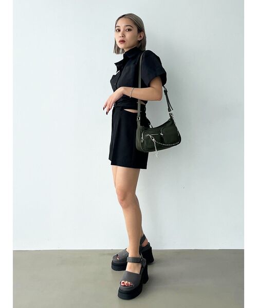 EMODA(エモダ)の「サイドカットショートパンツ(その他パンツ・レディース・アイボリー/ブラック・SMALL/MEDIUM)」の12枚目の写真