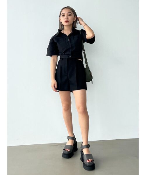 EMODA(エモダ)の「サイドカットショートパンツ(その他パンツ・レディース・アイボリー/ブラック・SMALL/MEDIUM)」の11枚目の写真