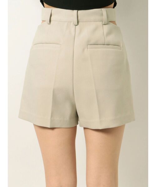 EMODA(エモダ)の「サイドカットショートパンツ(その他パンツ・レディース・アイボリー/ブラック・SMALL/MEDIUM)」の22枚目の写真