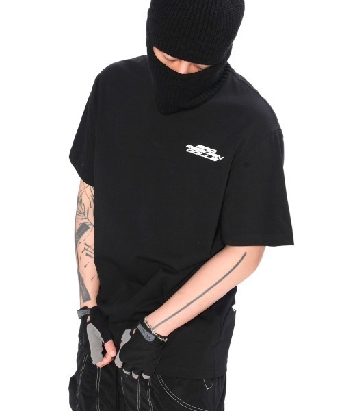 SAD REBORN DOLLS（サッドリボーンドルズ）の「【SAD REBORN DOLLS】 Mini Logo Tee / 【サッドリボーンドルズ】ロゴプリント半袖Tシャツ（Tシャツ/カットソー・メンズ・ブラック/グレー・L）」の2枚目の写真