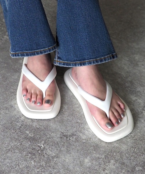 Riberry（リベリー）の「スクエアトゥビーチサンダル（サンダル・レディース・ブラック/ベージュ/ブラウン/ホワイト・MEDIUM/LARGE）」の8枚目の写真